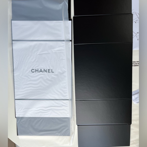 NEW Chanel Gift Box in Black & White for Handbags or Sunglasses and Jewelry - Picture 12 of 17